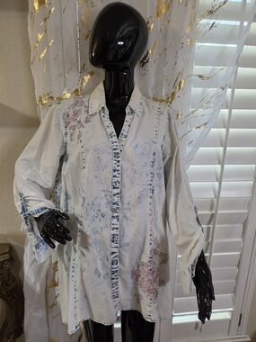 Vintage America Blues Acid Wash Button-Up Shirt w/Blue  & Pink Floral AccentsXL